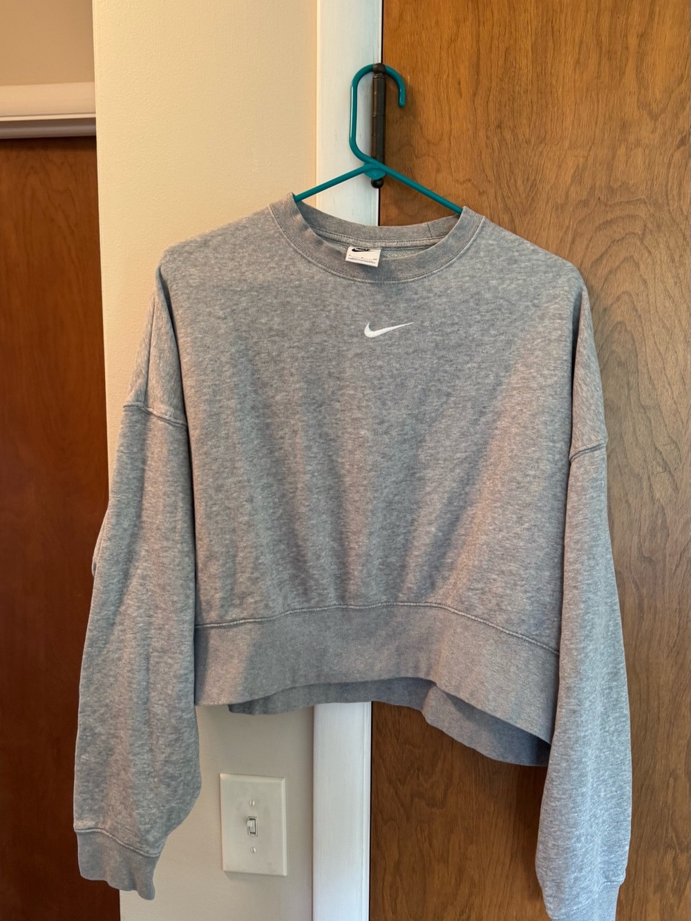 Nike Light Gray Cropped Crew Sweatshirt with White Swoosh